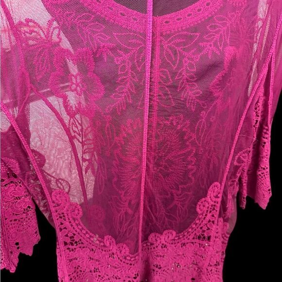 Elegant Pink Lace / embroidered sheer Women's Top 3/4 sleeves size medium - Picture 2 of 5